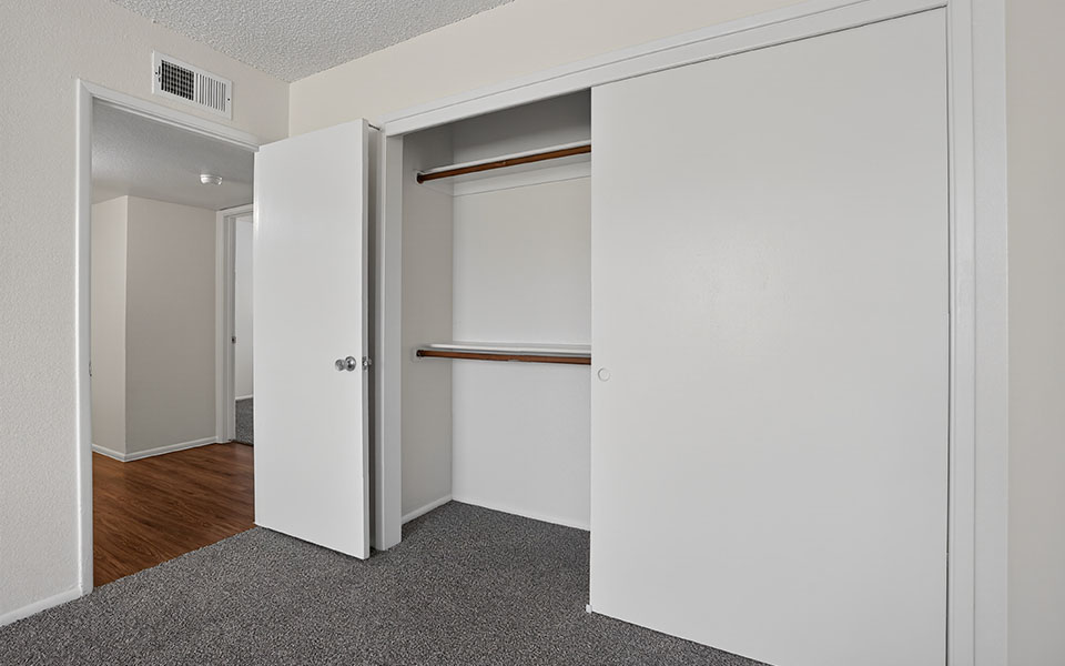 Saguaro Manor - 3x2 1172 - Primary Suite Closet